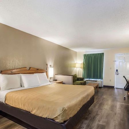 Econo Lodge Clinton Εξωτερικό φωτογραφία