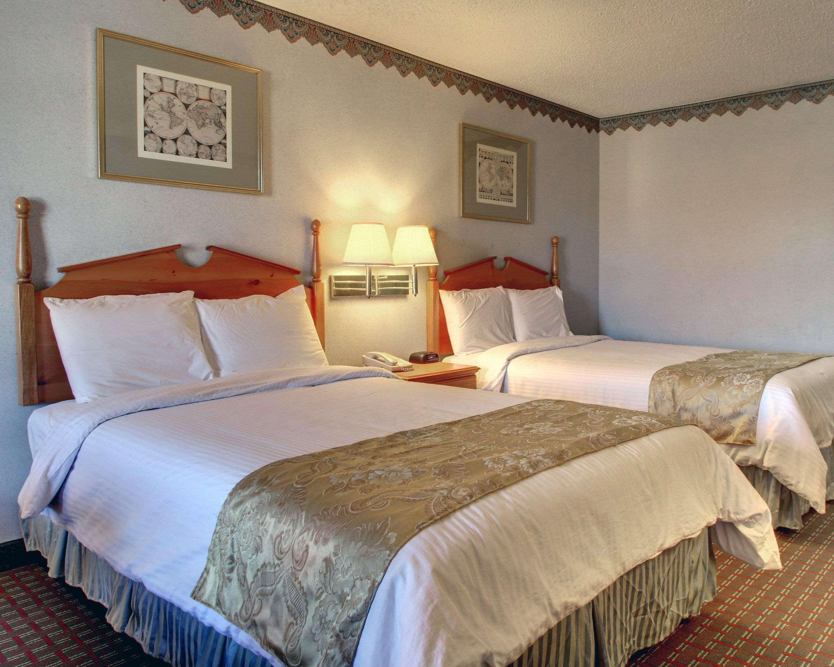 Econo Lodge Clinton Εξωτερικό φωτογραφία