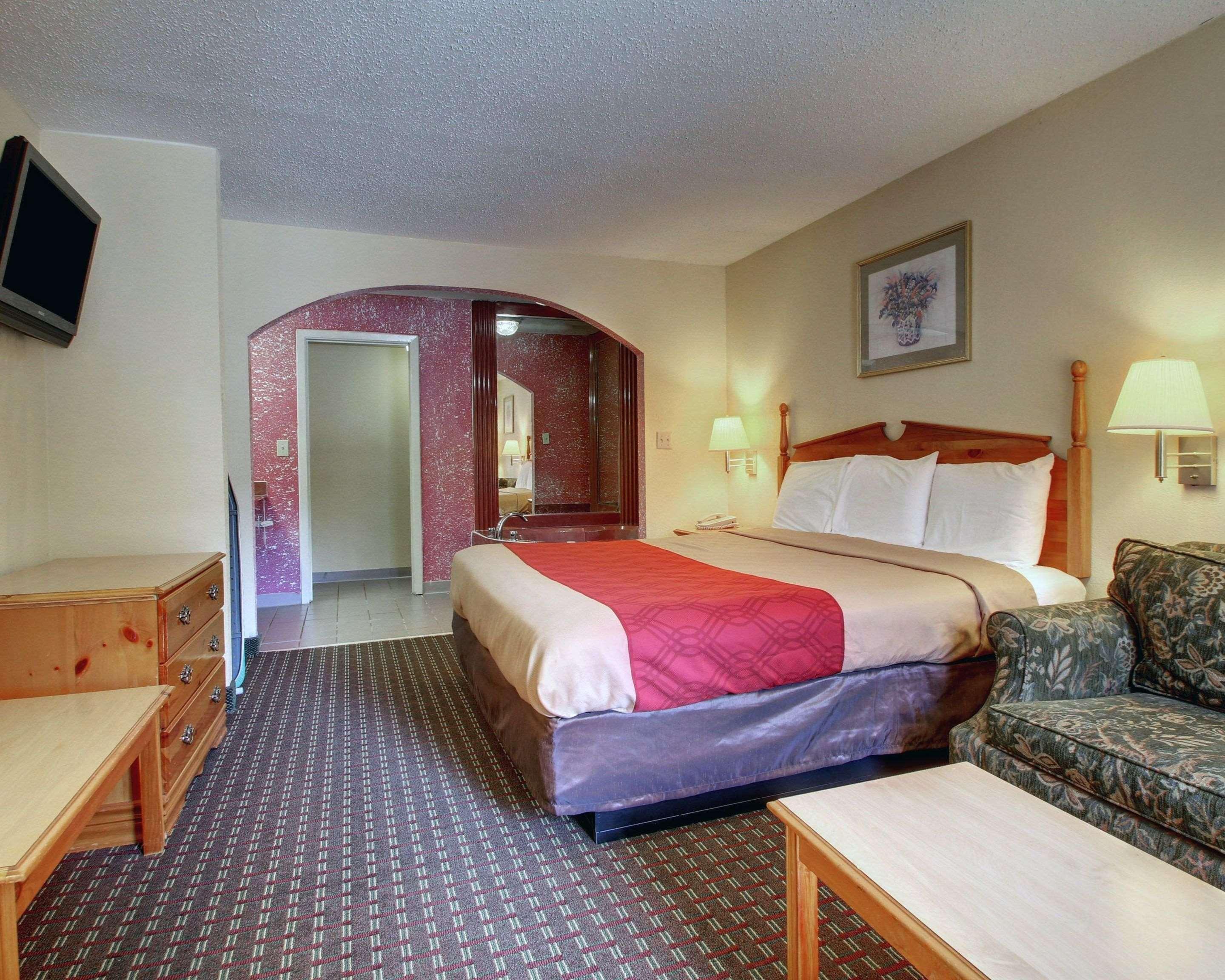 Econo Lodge Clinton Εξωτερικό φωτογραφία
