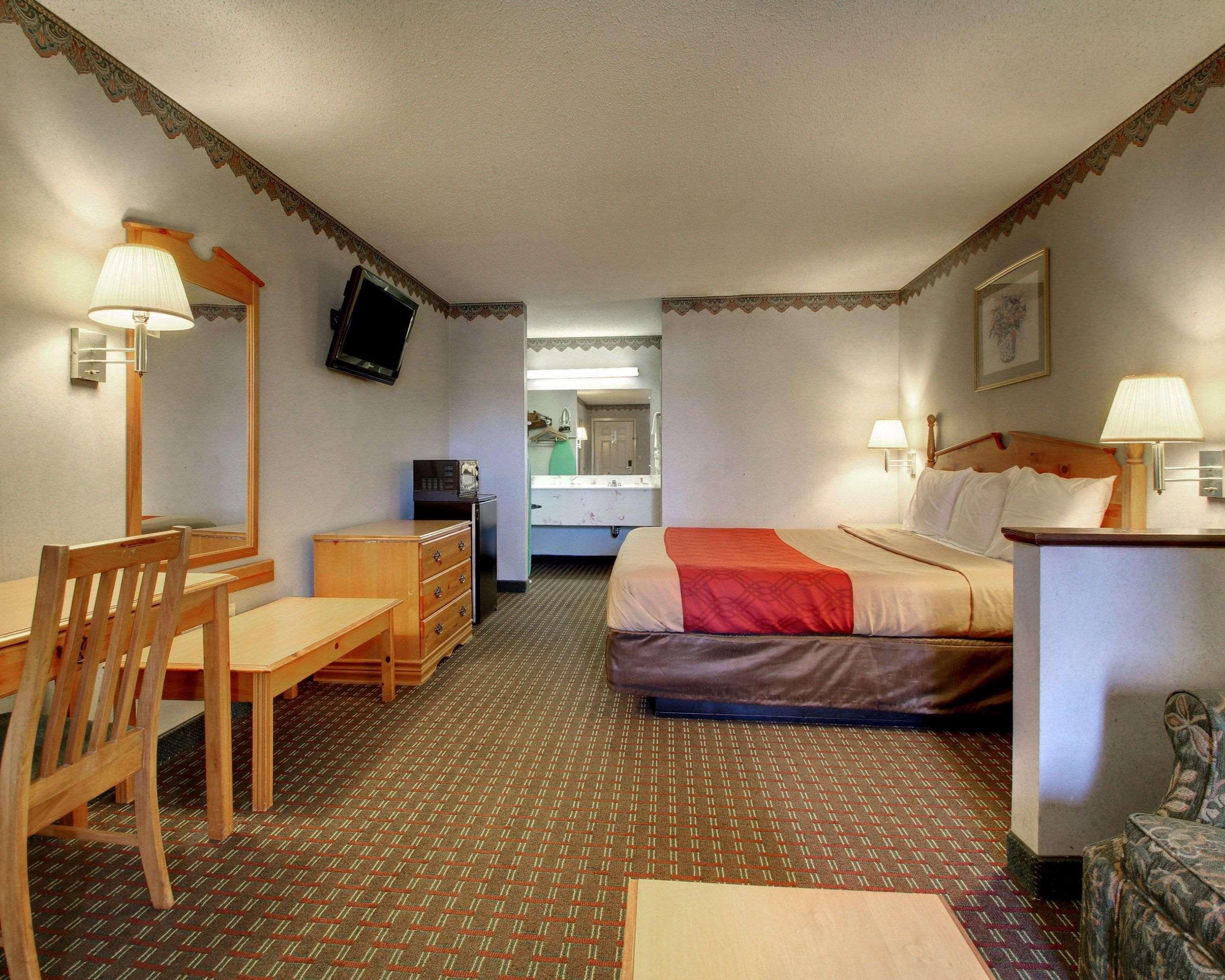 Econo Lodge Clinton Εξωτερικό φωτογραφία