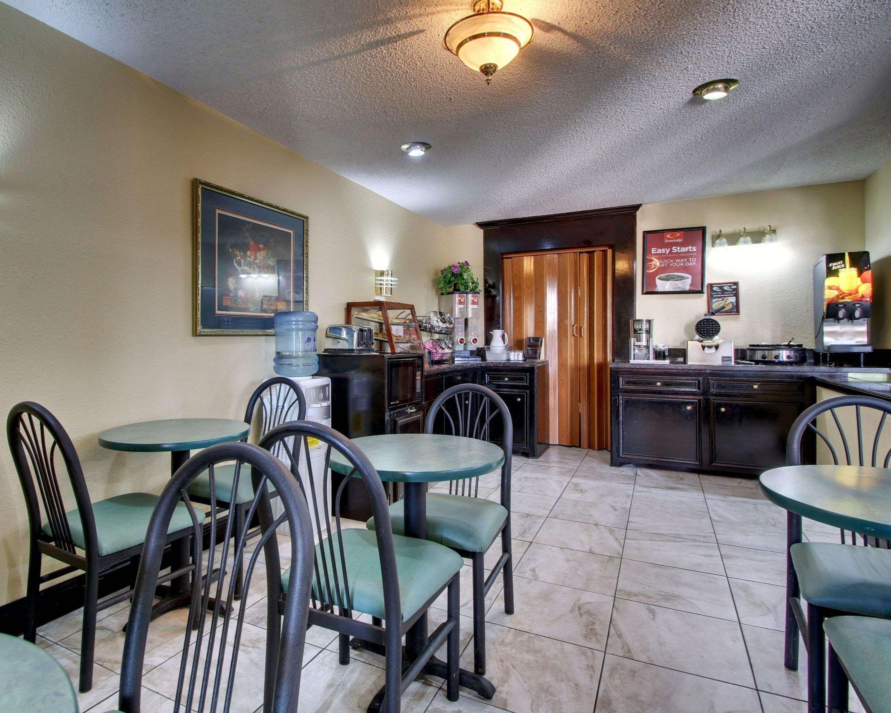Econo Lodge Clinton Εξωτερικό φωτογραφία
