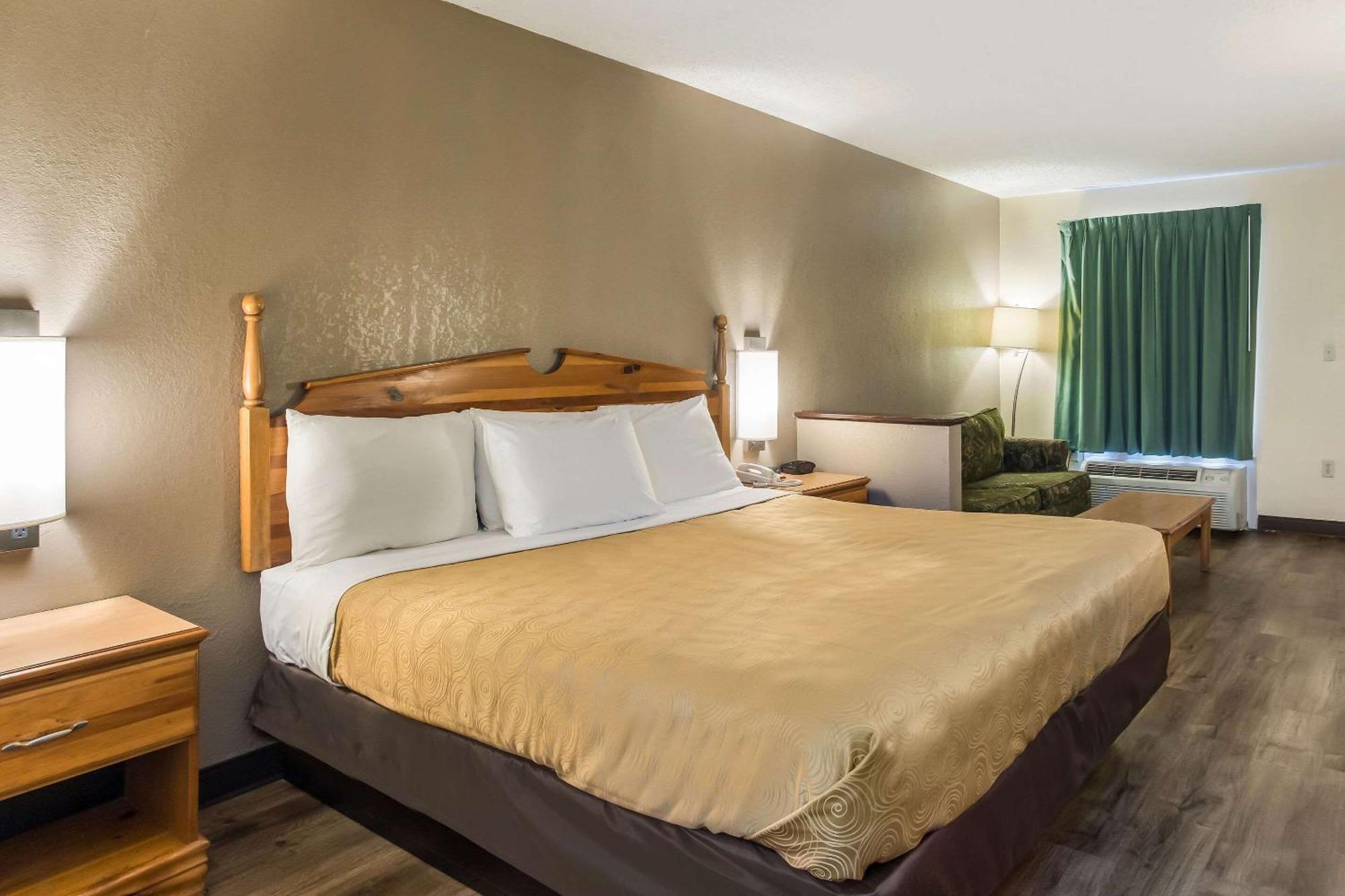 Econo Lodge Clinton Εξωτερικό φωτογραφία