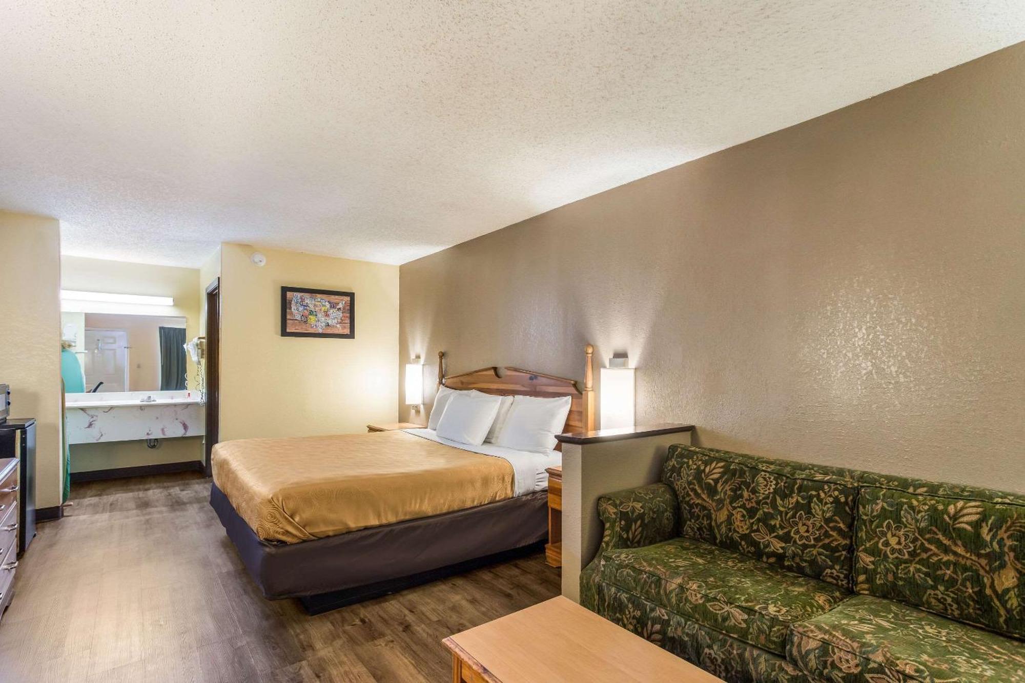 Econo Lodge Clinton Εξωτερικό φωτογραφία