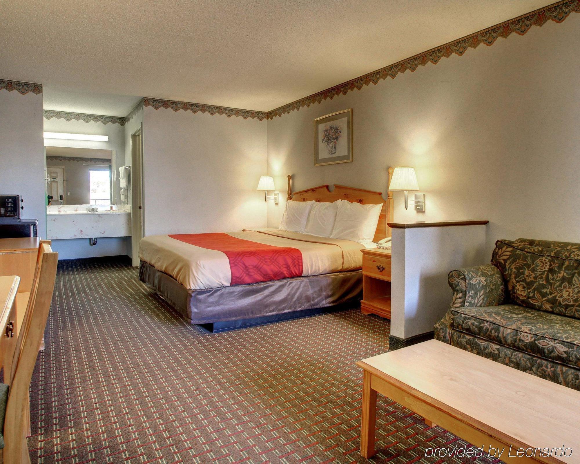 Econo Lodge Clinton Εξωτερικό φωτογραφία
